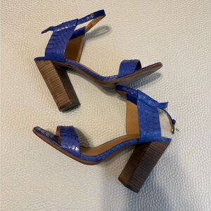 Vintage Coach Blue Textured Women’s Sandals